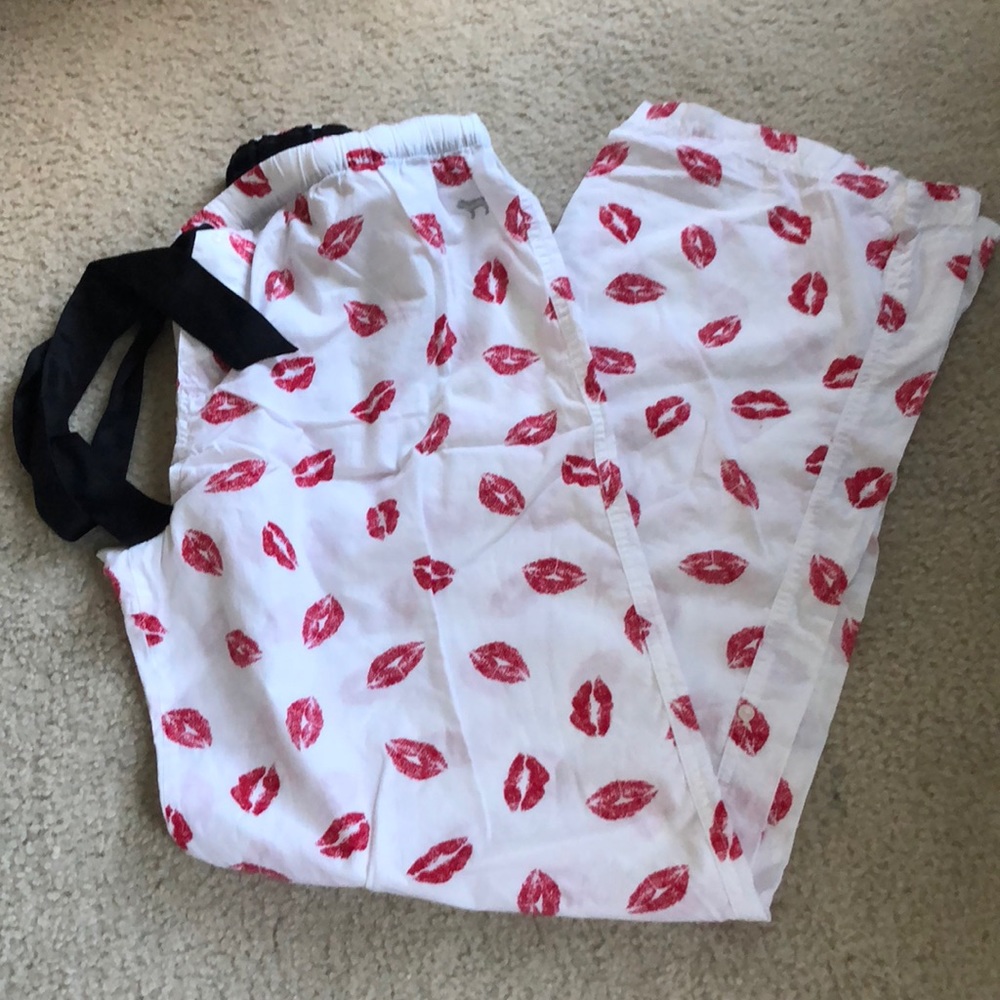 Victoria’s Secret PINK “Kiss This” pajama pants